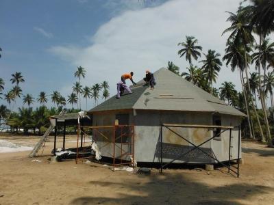 China Light Steel Roof Truss Prefab Bench Hotel / Island Resort Beach Overwater Bungalow for sale