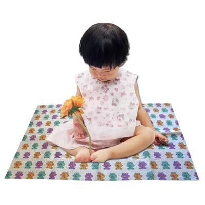 China Large Printed Disposable Changing Mat Sanitary Baby Infant Toddler Diaper Liners Covers For Travel Station Changing Tables for sale