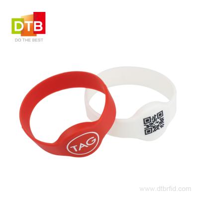 China Waterproof / Waterproof DTB RFID Wristband MIFARE Silicone Bulk Cheap Classic Wristband for sale