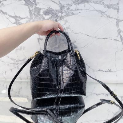 China Simple trend fashion messenger bag lady new and supple texture and atmosphere lady handbag 2022 high-end product for sale