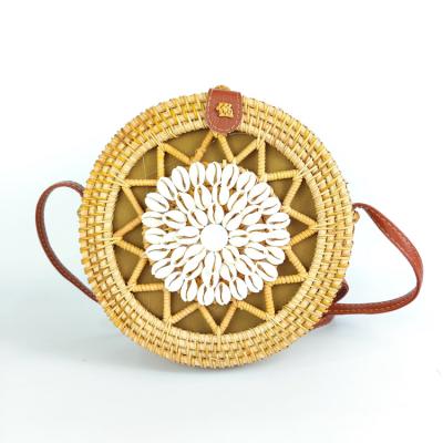 China Fashion Best Quality Products Fashion Circle Round Strap Leather Straw Bags Rafia Deco Flowers Shoulder Bag Women Rattan Wholesale for sale