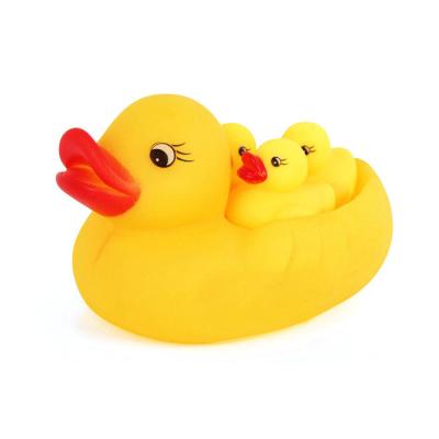 China Sand Playing Manufacturer Wholesale Kids Bath Toy High Quality Sound Rubber Duck Bath Toy yellow from Tool China for sale