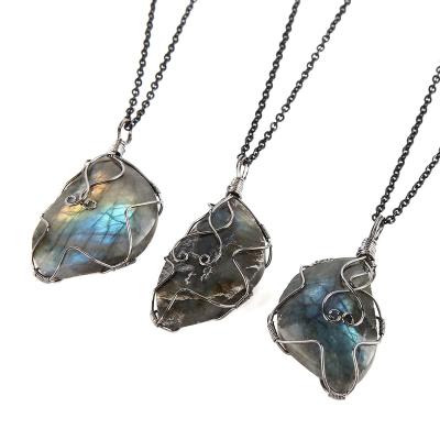 China Handmade Punk Natural Labradorite Diy Jewelry Dangle Hand - Creative Ornament Gun-Black Woven Shimmer Irregular Stone Necklace for sale