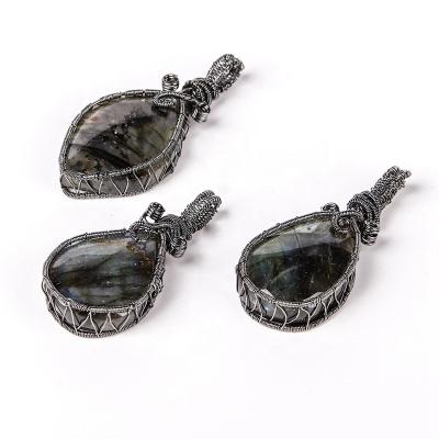 China Creative Stone CLASSIC Natural Labradorite Pendant Wire Wrapping Prototype Stone Necklace Gun-Black Men Women Shape Charm Jewelry for sale