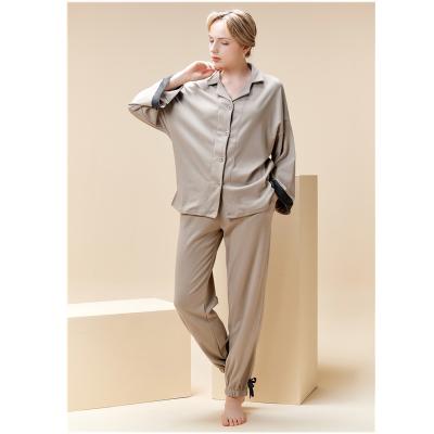 China Cardigan Homewear Soft Skin-friendly Loose Warm Lapel Autumn And Winter Pajamas Women QUICK DRY Velvet for sale