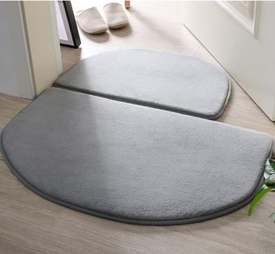 China Sustainable Disposable Absorbent Floor Mat / Memory Foam Quilting Bath Mat for sale