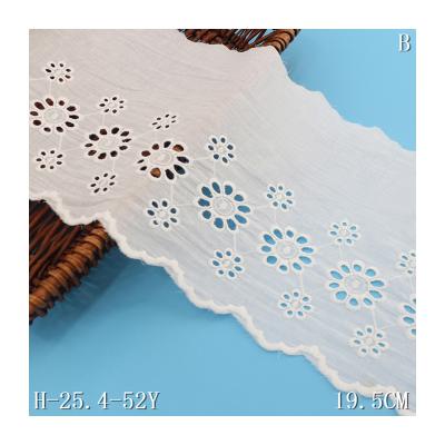 China OEM Viable Wide White Lace Cotton Lace Fabric Lace Trim 19.5cm for sale