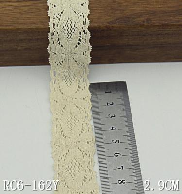 China New Viable Pure White Fancy Flower Crochet Cotton Lace Trim for sale