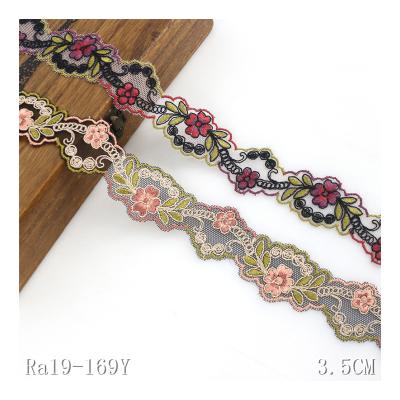 China Workable Narrow Flower Lace 3.5cm Dress Fabric Embroidery Lace Trim 3d Lace Fabric for sale