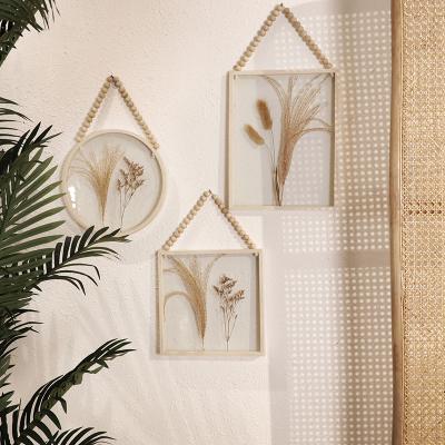 China Decorative Wall Art Wood Glass Dry Flower Artwork Christmas Wood Interior Picture Frame for sale