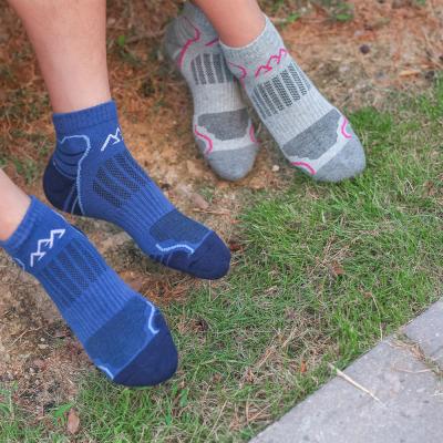 China Style Breathable QUICK DRY Compression Fashion Sports Sports Booties Logo Men And Women Running Socks Oem For for sale