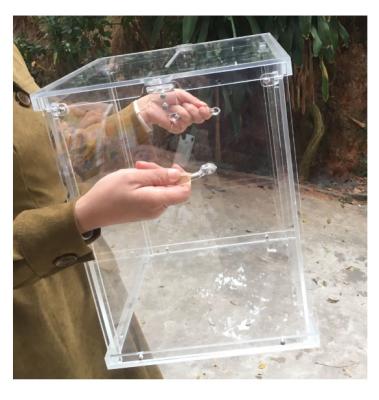 China 2020 ODM-OEM Handmade Assembly Suggestion Box Clear Acrylic Security Box for Election and Party for sale