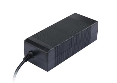 Chine adaptateur universel d'alimentation CC À C.A. 48W, C.A. de 50-60hz 24V 2A à l'adaptateur d'approvisionnement d'alimentation CC  à vendre