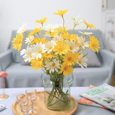 China Nordic Artificial Daisy Flowers Silk Flower Arrangements For Home Craft Art Decor Wedding Party for sale