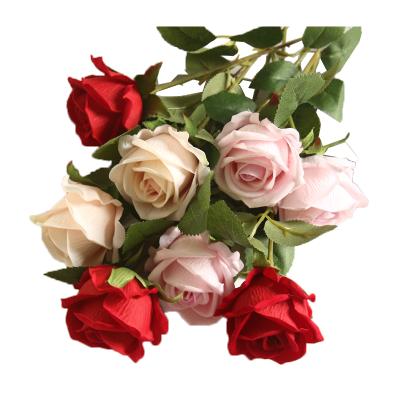 China Silk+plastic artificial roses are used to give Valentine's Day gifts to decorate the bedroom to decorate the yard for sale