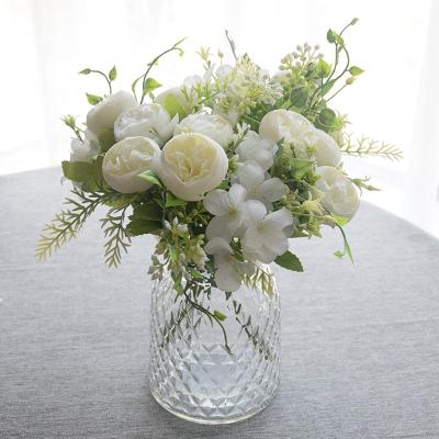 China Silk+plastic artificial flower artificial roses wedding bridal bouquet simulation rose bouquet home decoration flower for sale