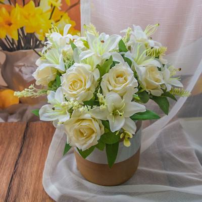 China Silk+plastic artificial flower artificial roses wedding bridal bouquet simulation rose bouquet home decoration flower for sale