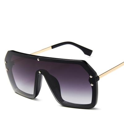 China Newest Square Sunglasses HBK 2019 Fashion Big Frame Sun Glasses Cool Sunglasses K32645 One Piece Glass for sale