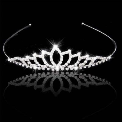 China Girls Tiara Fashion Rhinestone Crown Factory Price Rhinestone Bridal Pageant Rhinestone Tiara Wedding Hair Accessories for sale