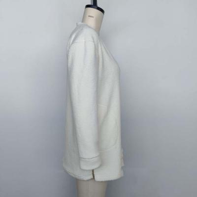 China Anti-Wrinkle White 100% Polyester Cotton Velvet Resin Button Custom Design Fleece Parka Coat With Pockets for sale