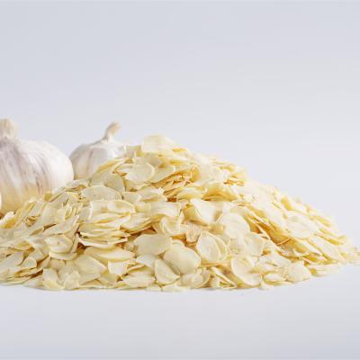 China Dry Good Quality Pulses Spice Garlic Dehydrated Garlic Flakes for sale