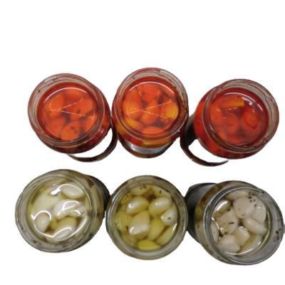 China Fresh Chinese Garlic Market Price Marinated In Oil With Fresh Pickled Chilli Tender Garlic for sale