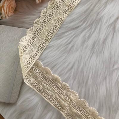 China 100% White Trim 5.5CM Water Soluble Raw Cotton Flower Chicken Embroidery Lace For Clothes Decoration for sale