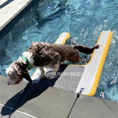 China EVA Traction-Pad Over the Top Side IFUNWOD Inflatable Puppy Board Dog Ramp for Pets for Playtime and Water Play Sport for sale