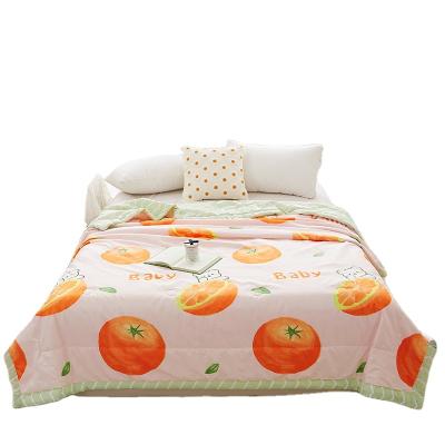 China 2022 New Designs Summer Bedding Comforter Handmade Feeling Soft Wash Silk Cool Feeling Comforter for sale