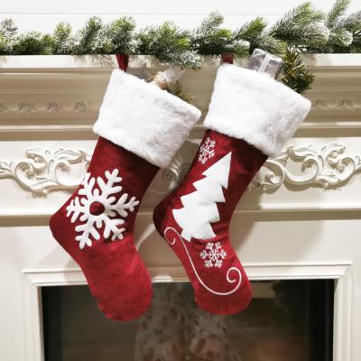 China 2021 New Christamas Christmas Decoration Sequined Christmas Decoration Socks Christmas Tree Decoration Pendants Red Socks for sale