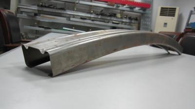 China Metal anticolisión del haz del coche que forma el acero de alta resistencia a la tracción del equipo 780MPa 10m/min en venta