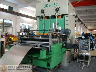 China walzen Antiwand der geräusch-220V die Formung der Länge 3-8m/min der Maschinen-Hitze-Stahlplatten-6m kalt zu verkaufen