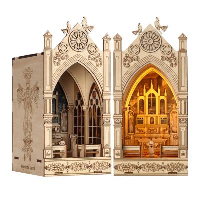 China DIY TOY High Quality Best-selling Wooden Puzzle Crafts Christmas Book Corner Book Nook Handmade Decoration for sale