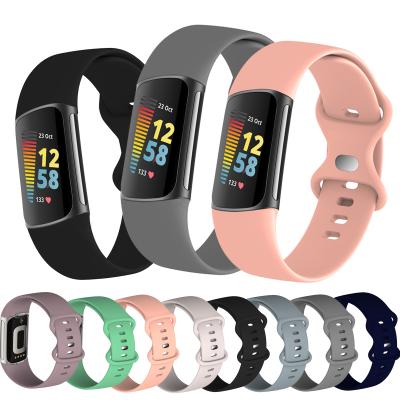 China Soft Silicone Watch Band Sport Silicone Smart Watch Strap Bands Replacement, Strap For Official Fitbit Charge 5 Watch Bands for sale