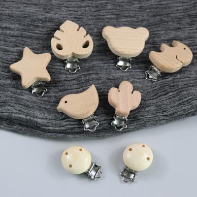 China BPA Free Wooden Beech Pacifier Clip DIY Customized Accessory Baby Paci Chain Metal Bear Clip for sale