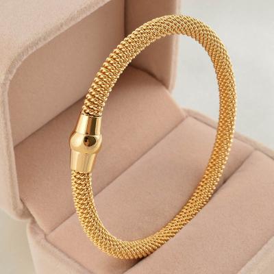 China Vintage Five Color Ladies Bracelet Row Cable Twist Bracelet Stainless Steel Jewelry Premium Gold And Silver Bangle for sale