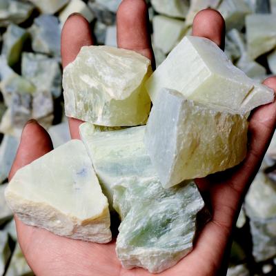 China Wholesale Bulk Raw Serpentine Jade Quartz Crystal Quartz Stones From China Crystal Stone Supplier for sale