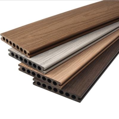 China 2021New technique environment friendly co-extrusion wood wpc decking for balcony flooring for sale