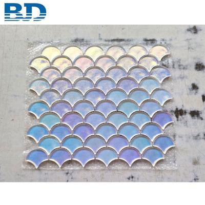 China Flooring Fish Scale High Quality Iridescent Glass Mosaic Slab for sale