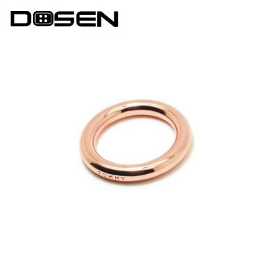 China Widely used for handbag & Garment As Accessories Cast Round Decorated Rose Gold Buckle O Ring For Clothing zu verkaufen