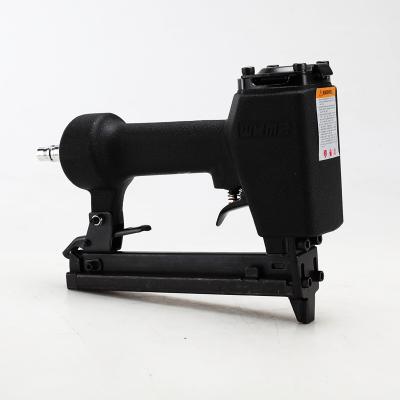 China Decorative Binding Convenient Application Staple Gun Staple Pneumatic Straight Gun for sale