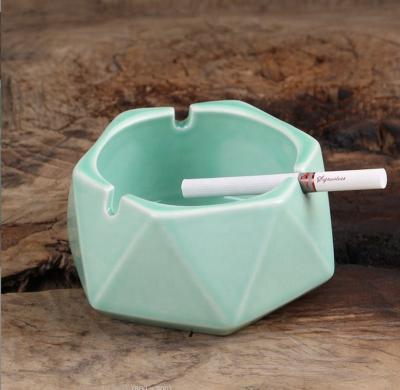 China Eco-friendly creative luxury ashtray for home accessories smoking ceramic ashtray for sale