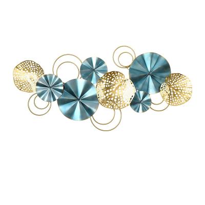 China Art Deco Wall Art Decor Metal Flower Shaped Home Wall Hanging Decor for Home Iron Bedroom and Living Room Interior Decorations for sale