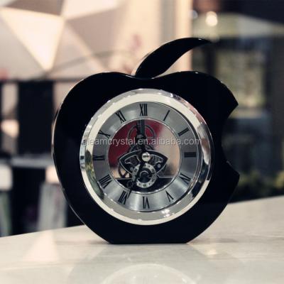 China Global Art Guests Favors Heart Shape Crystal Clock , Heart Glass Clock For Wedding Favors for sale