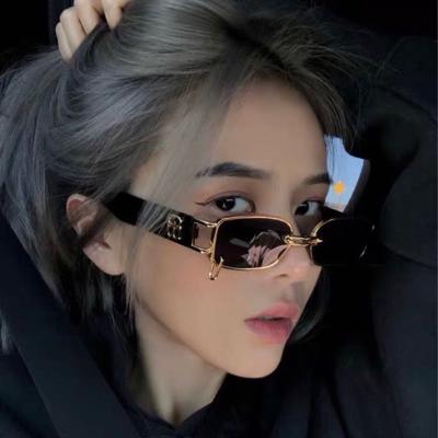 China Fashion Hot Classic Trend Women Small Square Metal Frame Sun Glasses Sun Glasses UV400 For Men for sale