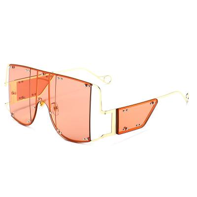 China Hot Trendy Fashion Sunglasses Oversized Lenses Fit Retro Fashion Women Shading Sunglasses for sale