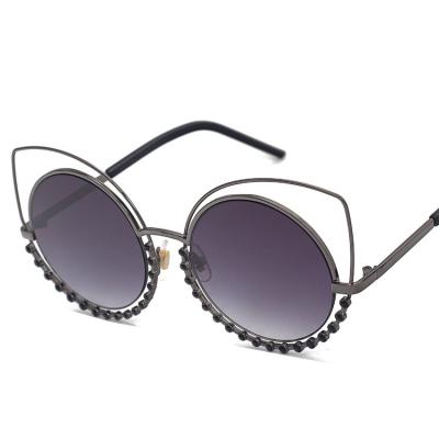 China Fashion Sunglasses 2021 Fashion Metal Frame Black Rhinestone Cat Eye Bling Sunglasses for sale