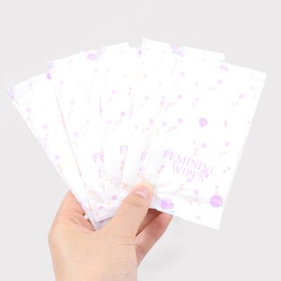 China Hot Selling Cleaning Individually Wrapped Feminine Wipes PH Balanced Yoni Wet Wipe Intimate Hypoallergenic for sale