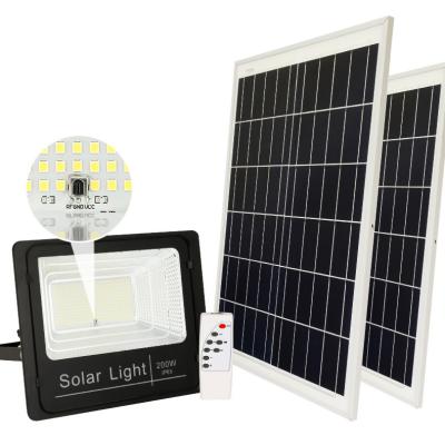 China Outdoor Stadium Flood Light 200W 300W Solar Waterproof Solar Panel IP67 IP65 SMD2835 150leds Lighting Floodlight With Remote Control for sale