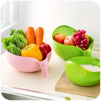 China Sustainable Plastic Kitchen Rice Thick Fruit Vegetables Washing Mesh Colander Dishwasher Safe for sale